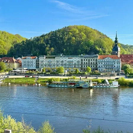 Lucy - Moderne Mit Kostenlosem Parkplatz, Terrasse, Nahe Und Malerweg Bad Schandau