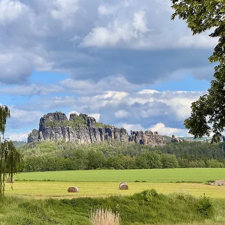 Lucy - Moderne Mit Kostenlosem Parkplatz, Terrasse, Nahe Und Malerweg Bad Schandau